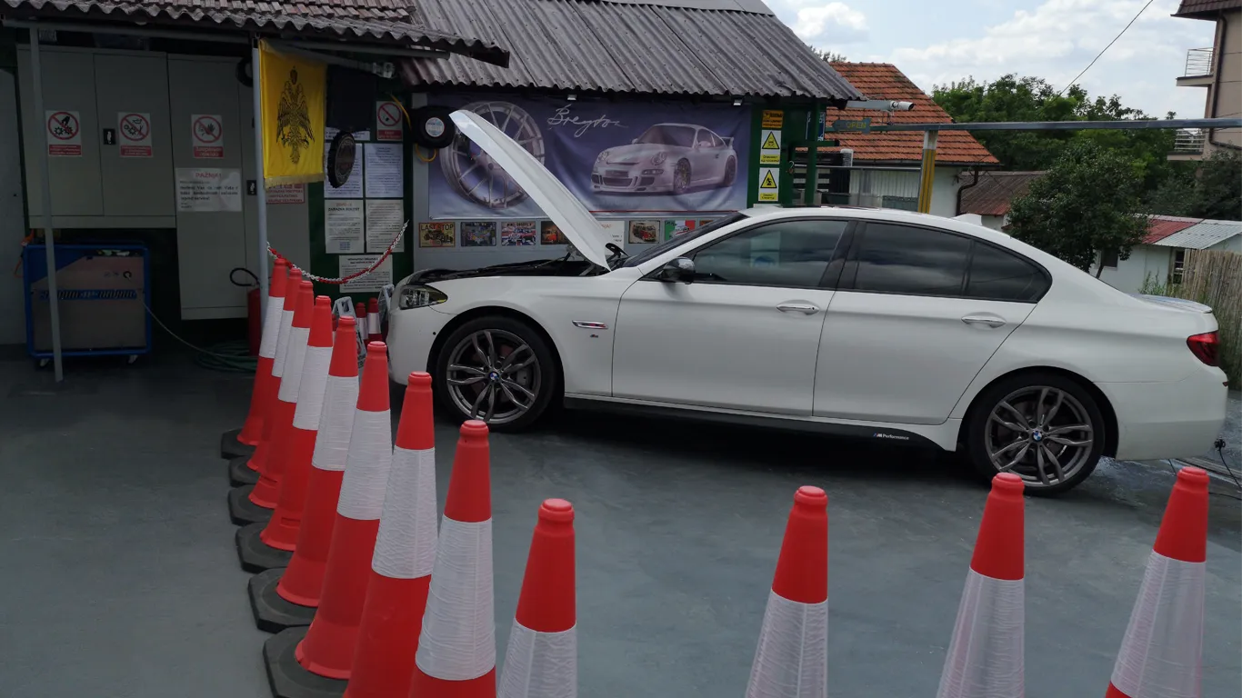 Dekarbonizacija Motora BMW